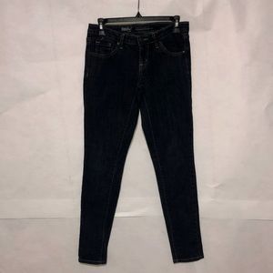 Low rise skinny jeans